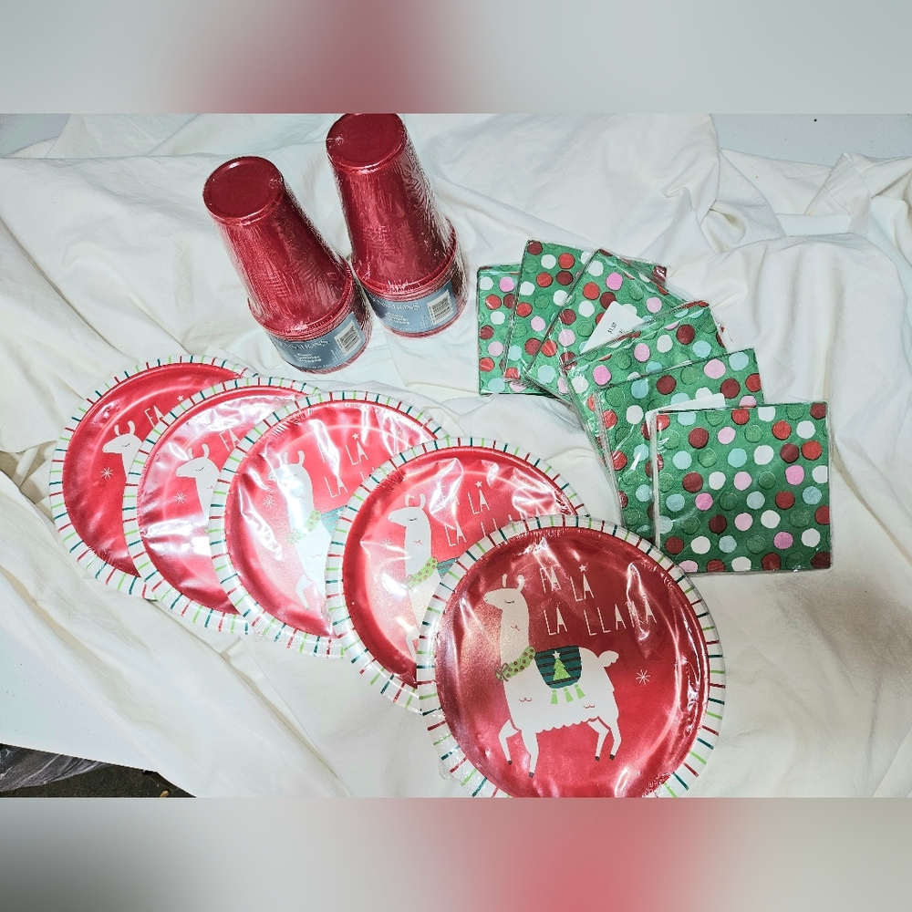 Llama Christmas Disposable Plates, Napkins & Cups, NEW, Party, LOT #1